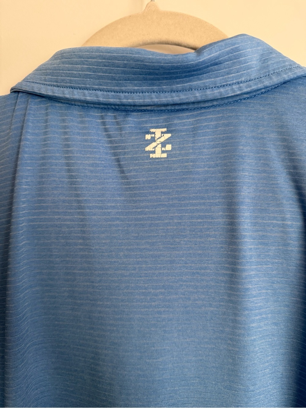 Izod Men’s Polo Shirt in Light Blue with Embroidered Logo - Picture 4 of 5